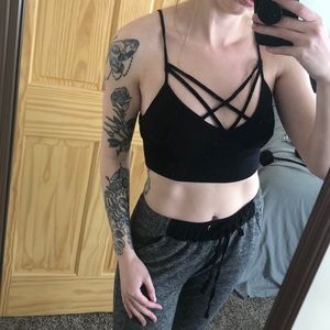 Black crossed crop top